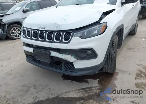 2024 Jeep Compass Latitude 4X4 from USA, damaged, VIN 3C4NJDBN0RT607275